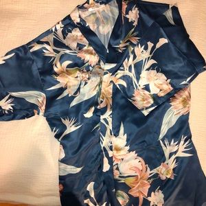 💙🤍 Satin Floral Bathrobe